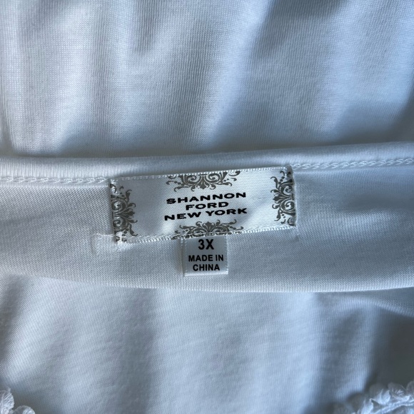 Stunning Top - Picture 5 of 7